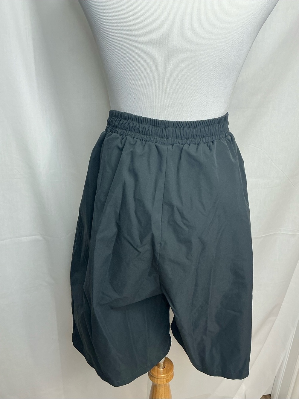 2118 - Black Elastic-Waist Casual Jogger Shorts -Not included top - Picture 4 of 7